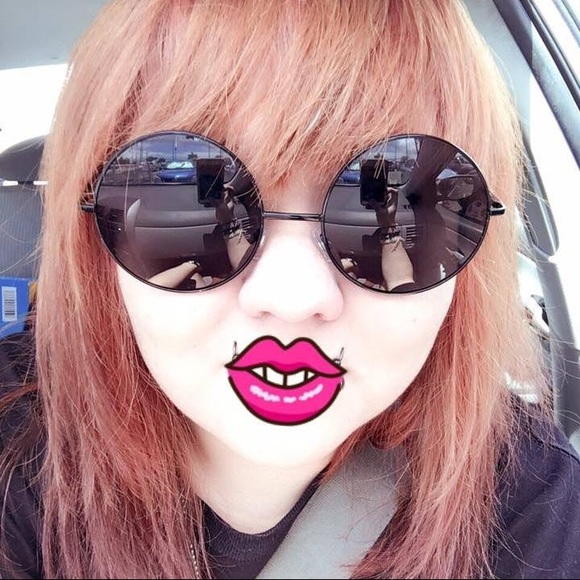 Meet your Posher, Lisa - Picture 4 of 4